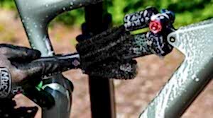 Muc-Off Two Prong Brush İki Çatallı Fırça