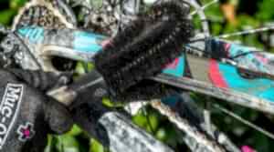 Muc-Off Two Prong Brush İki Çatallı Fırça